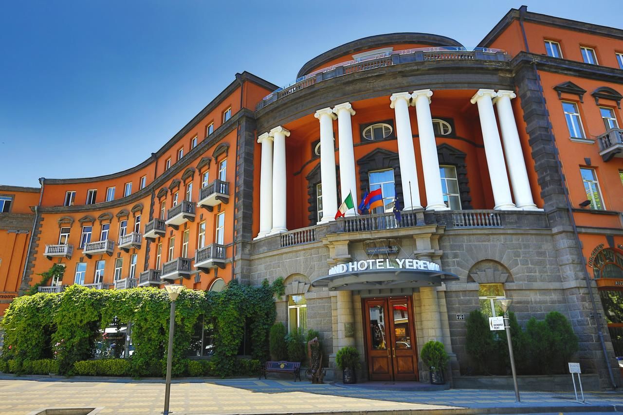 Отель Grand Hotel Yerevan - Small Luxury Hotels of the World Ереван-4