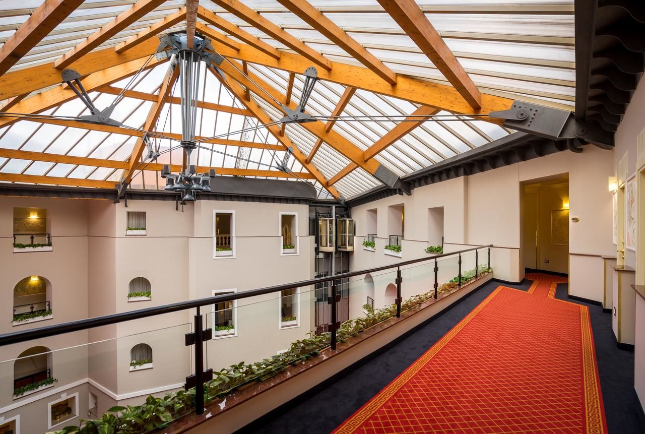 Отель Grand Hotel Yerevan - Small Luxury Hotels of the World Ереван