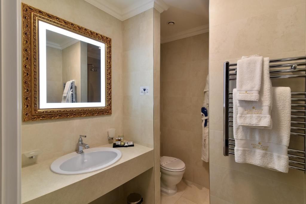 Отель Grand Hotel Yerevan - Small Luxury Hotels of the World Ереван